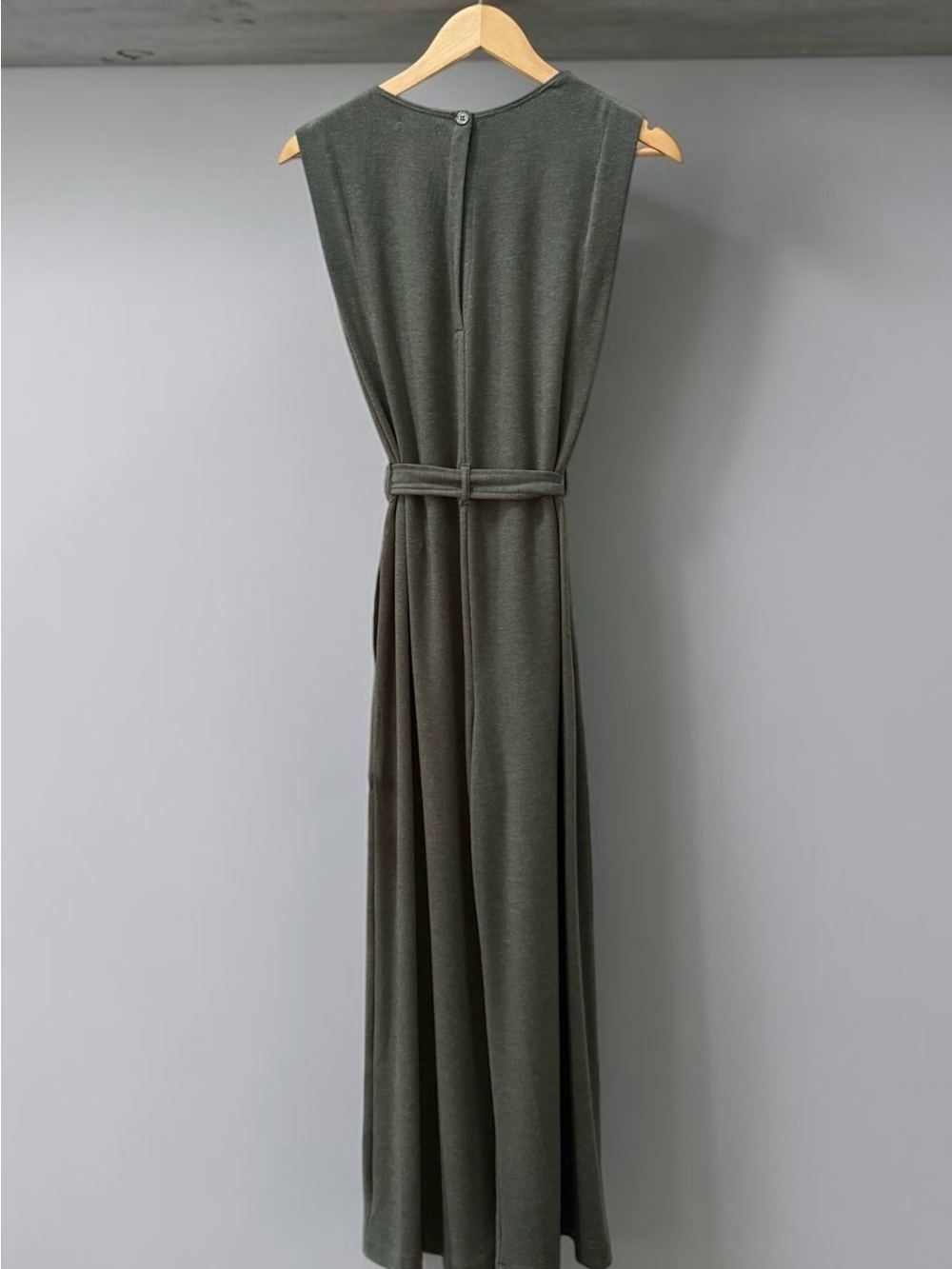 Max Studio Women’s Olive Grey Sleeveless Wide Leg Jumpsuit! S/M - Picture 3 of 7